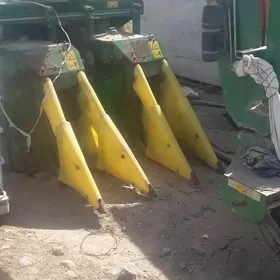 John Deere 2013