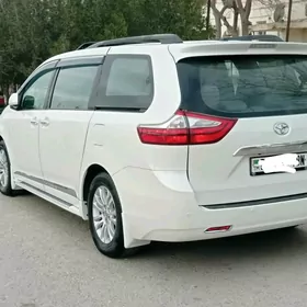 Toyota Sienna 2016