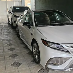 Toyota Camry 2023