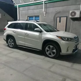 Toyota Highlander 2019
