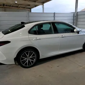 Toyota Camry 2023