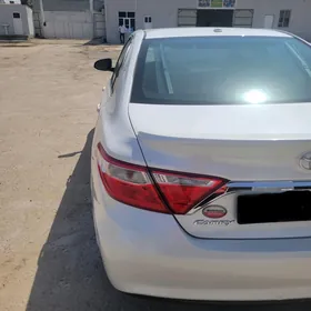 Toyota Camry 2017