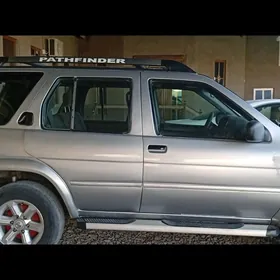 Nissan Pathfinder 2003