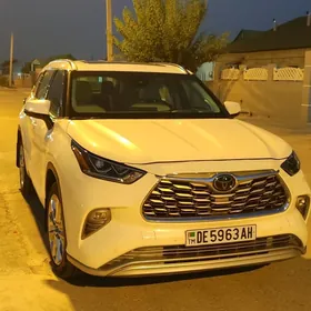 Toyota Highlander 2020
