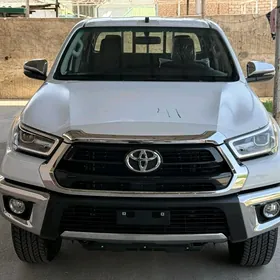 Toyota Hilux 2025