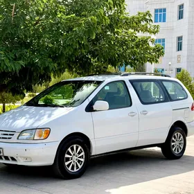 Toyota Sienna 2003