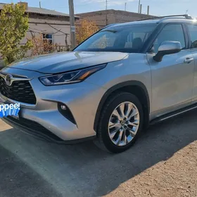 Toyota Highlander 2021