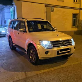 Mitsubishi Pajero 2011