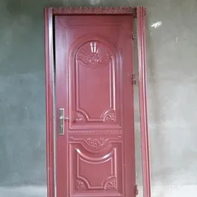 Tayar demir gapy