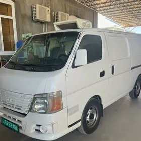 Nissan Urvan 2008