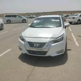 Nissan Versa 2021