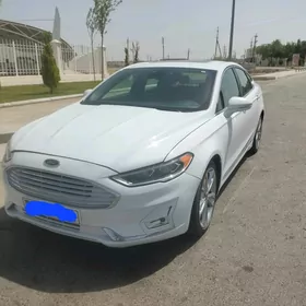 Ford Fusion 2020