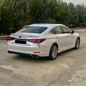 Lexus ES 350 2019