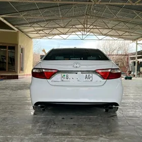Toyota Camry 2015