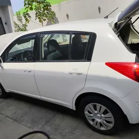 Nissan Versa 2010