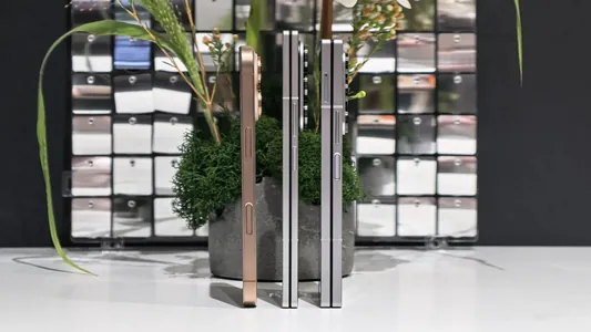Samsung flagman kitapça smartfony Galaxy Z Fold 7-ni hödürledi
