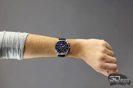 Samsung saglyk datçikleriniň uly toplumy bilen smart-sagatlarynyň täze hataryny görkezdi