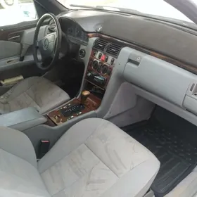Mercedes-Benz 230E 1997