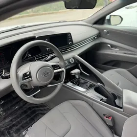 Hyundai Elantra 2021