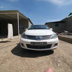 Nissan Versa 2012