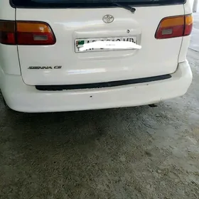 Toyota Sienna 1999