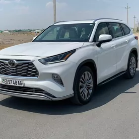 Toyota Highlander 2021