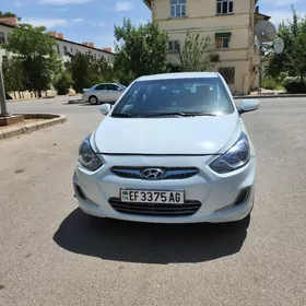 Hyundai Accent 2011