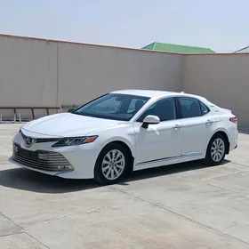 Toyota Camry 2019