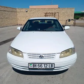 Toyota Camry 2000