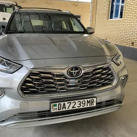 Toyota Highlander 2021
