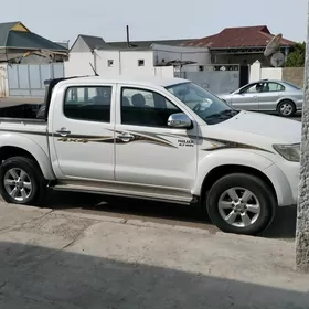 Toyota Hilux 2012