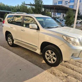 Toyota Land Cruiser Prado 2013