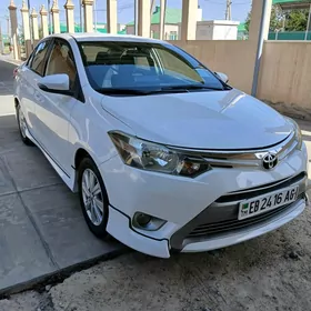 Toyota Yaris 2013