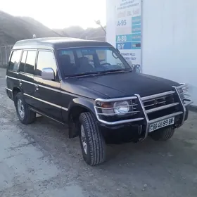 Mitsubishi Pajero 1998