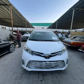 Toyota Sienna 2020