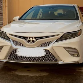 Toyota Camry 2018