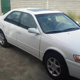 Toyota Camry 1997
