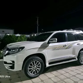 Toyota Land Cruiser Prado 2013