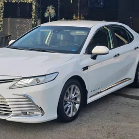 Toyota Camry 2021