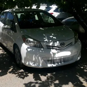 Toyota Yaris 2012