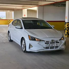 Hyundai Elantra 2019