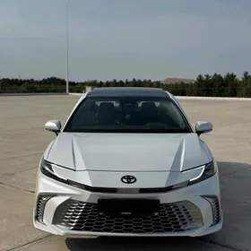 Toyota Camry 2025