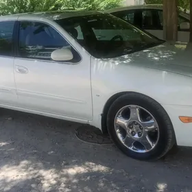 Infiniti I30 2001