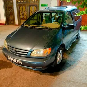 Toyota Sienna 2002