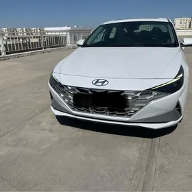 Hyundai Elantra 2022