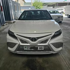 Toyota Camry 2021