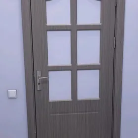 двери