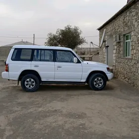 Mitsubishi Pajero 1995