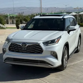 Toyota Highlander 2021