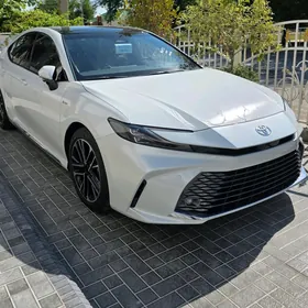 Toyota Camry 2025